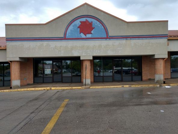 STERLING BAZAAR: 3311 N Sterling Ave, Peoria, IL 61604